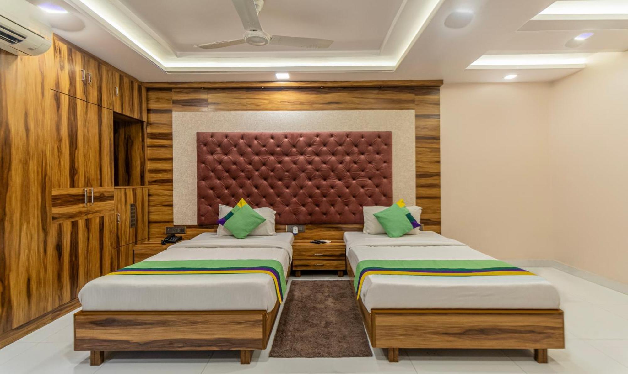 Hotel Orion Crystal โกลกาตา ภายนอก รูปภาพ