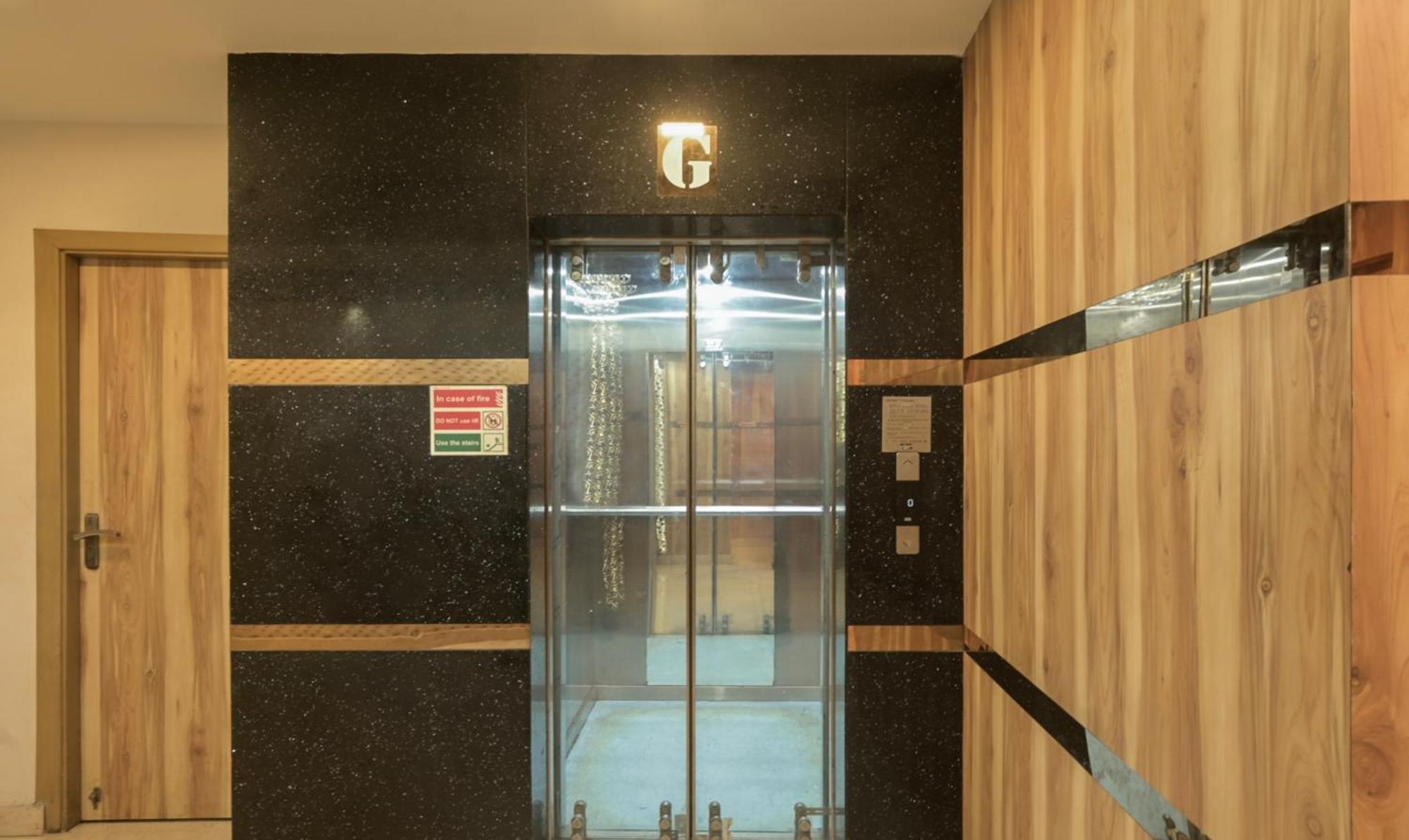 Hotel Orion Crystal โกลกาตา ภายนอก รูปภาพ
