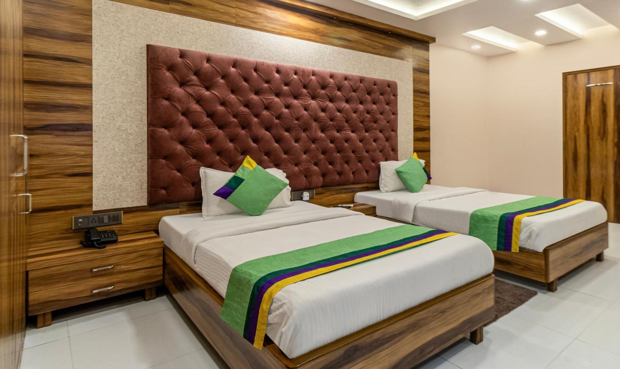 Hotel Orion Crystal โกลกาตา ภายนอก รูปภาพ