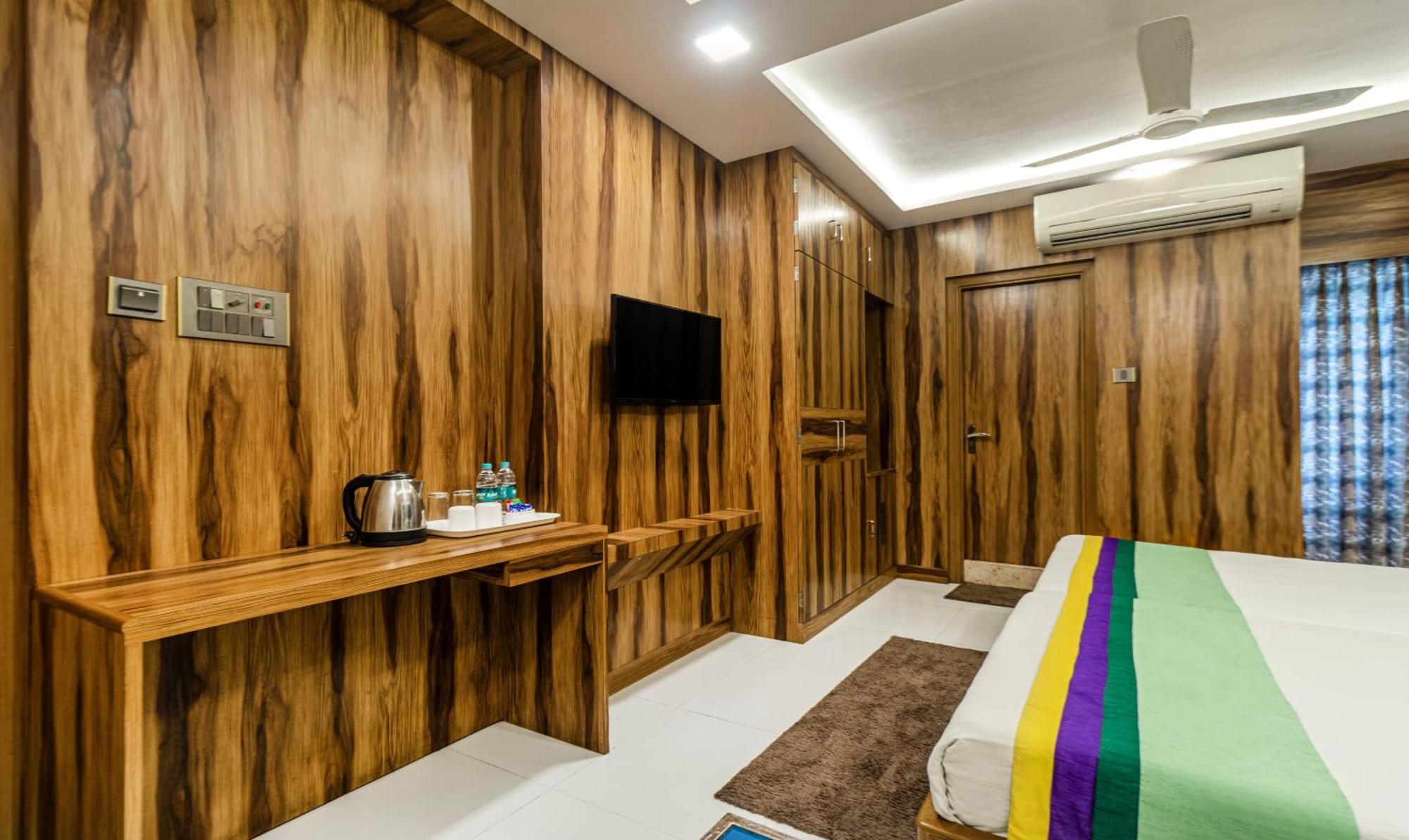 Hotel Orion Crystal โกลกาตา ภายนอก รูปภาพ