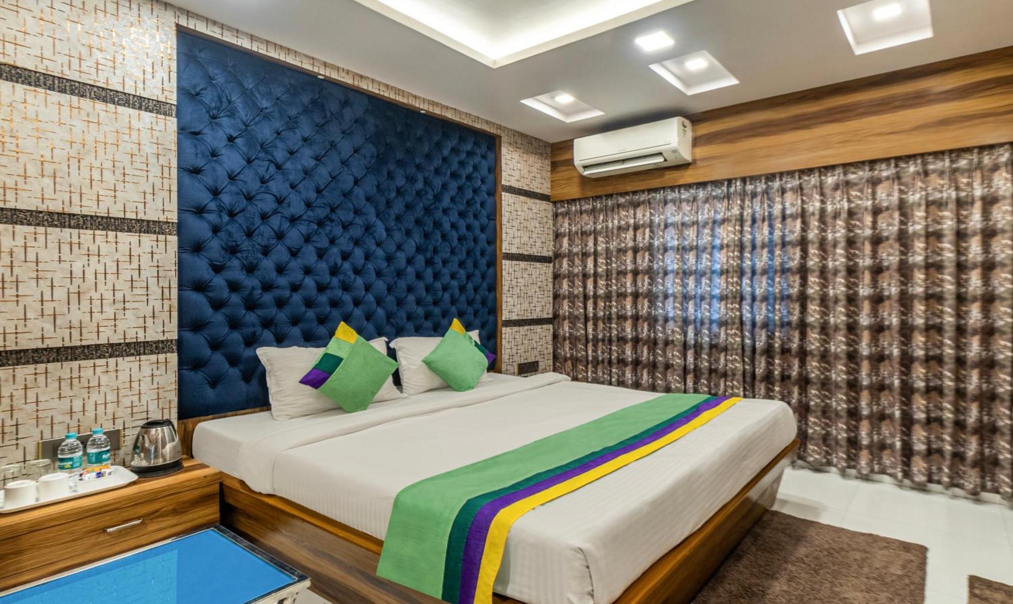 Hotel Orion Crystal โกลกาตา ภายนอก รูปภาพ
