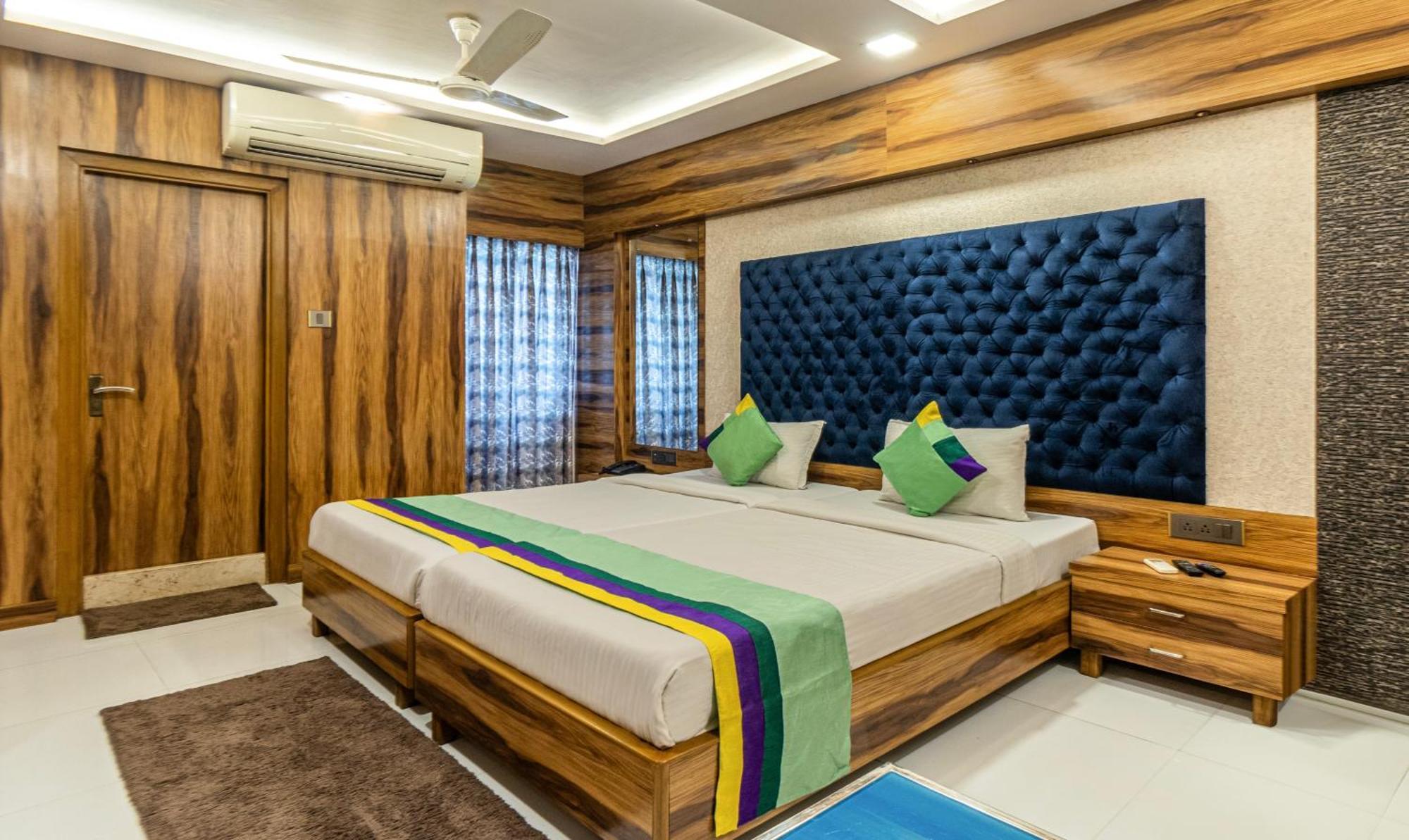 Hotel Orion Crystal โกลกาตา ภายนอก รูปภาพ